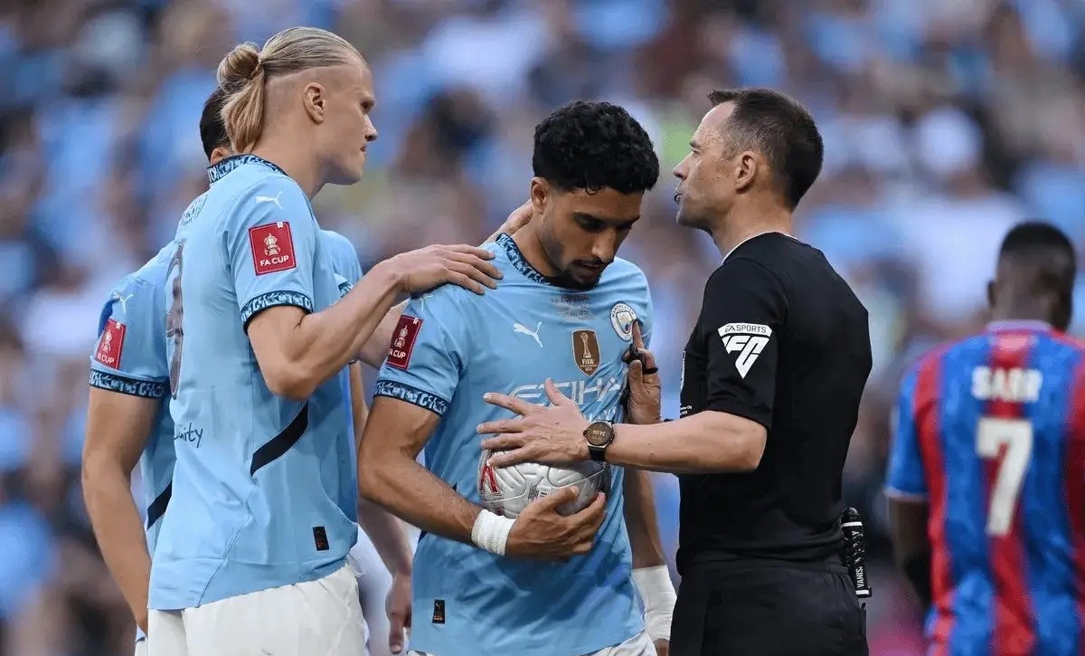 米兰体育在线-赛地聚焦：荷甲赛前热度飙升，比利亚雷亚尔绝杀压哨，管理层满意，资深球员宣示担当